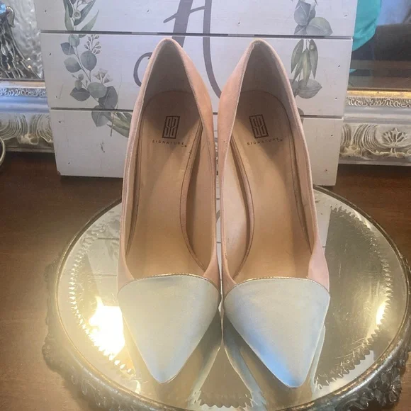 Vintage Signature Blush and Cream Dana Stiletto Heels Size 9 - Picture 11 of 15
